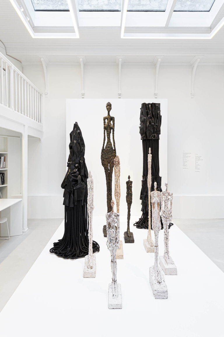 Fondation Giacometti -  ALBERTO GIACOMETTI / BARBARA CHASE-RIBOUD - Femmes Debout de Venise / Standing Women of Venice - Femme Noire Debout de Venise / Standing Black Woman of Venice