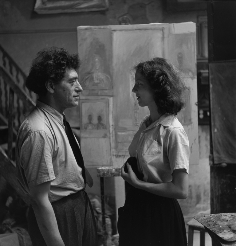 Fondation Giacometti -  Alexander Liberman, Alberto et Annette Giacometti dans l'atelier, 1951, coll.Fondation Giacometti, Paris.