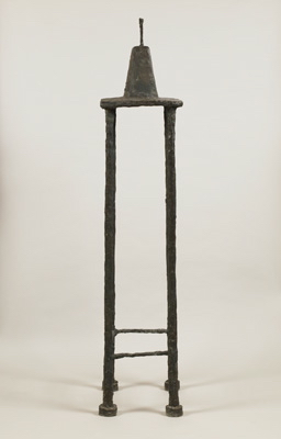 Fondation Giacometti -  Quatre figurines sur piédestal [Figurines de Londres, version B]